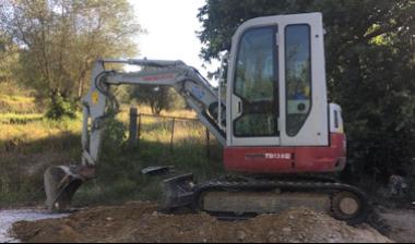 ESCAVATORE TAKEUCHI TB138FR